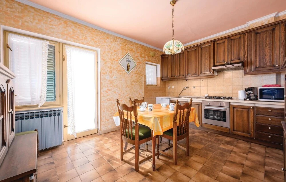 Stunning Home in Rovinj With Wifi and 5 Bedrooms