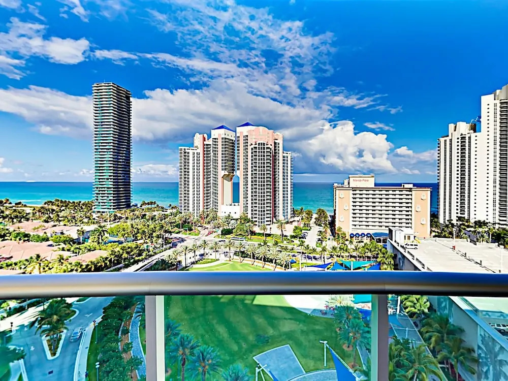 New Listing! Oceanview W/ Pool & Balcony 1 Bedroom Condo