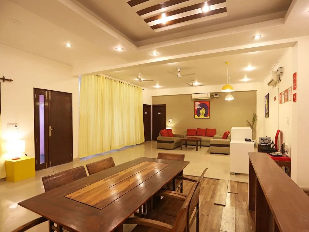 OYO Flagship 144 Noida Expressway NSEZ