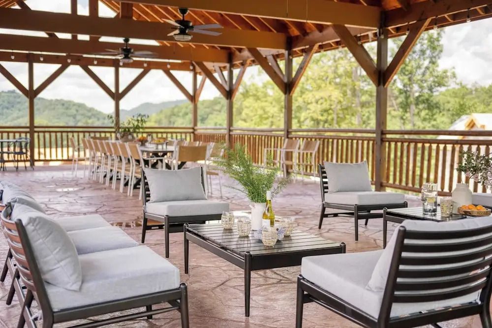 Wilder by Avantstay Group Retreat Pool + Hot Tub + Views Near Pigeon Forge Sleeps 24