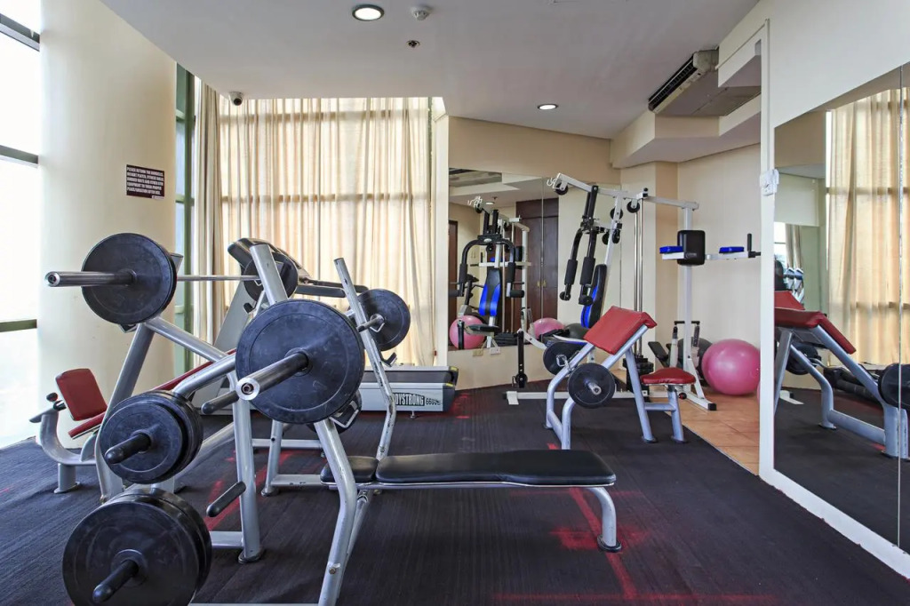 Sarrosa International Hotel and Residential Suites