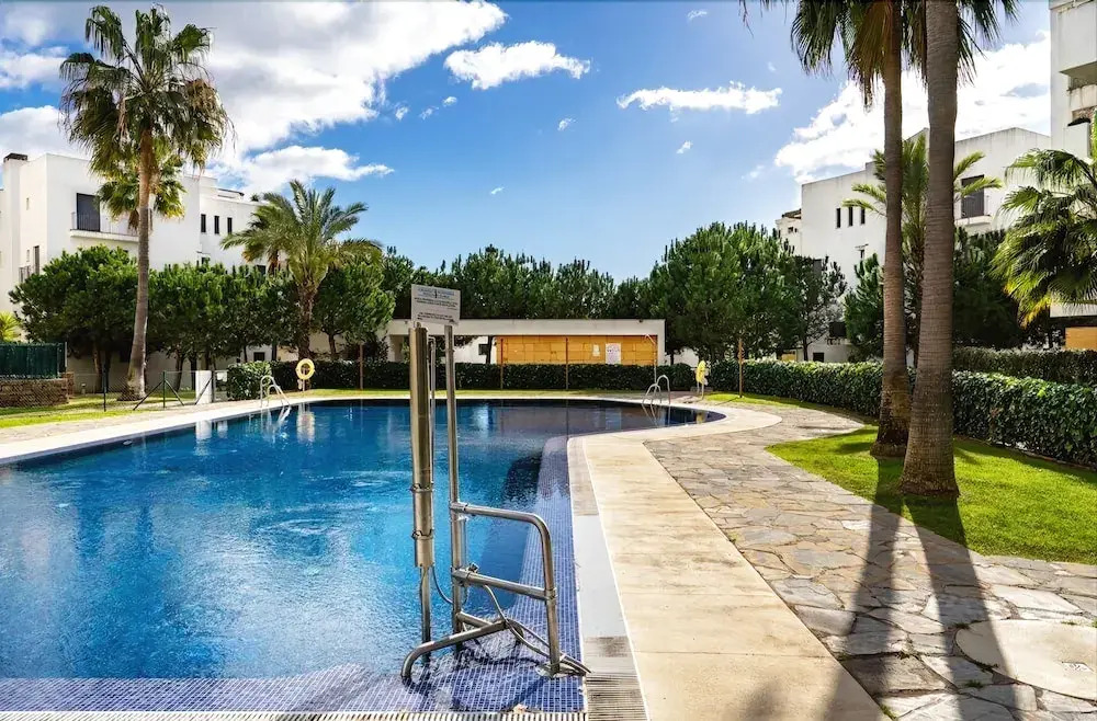Large Terrace Apartment and near the Pool Ref 38