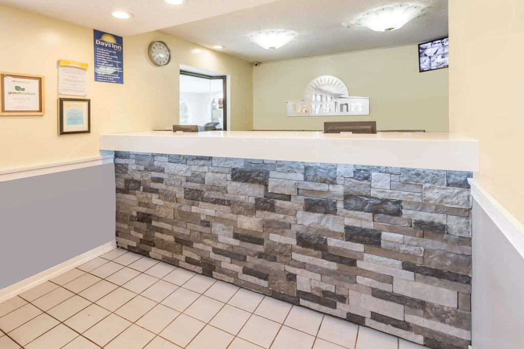 Days Inn by Wyndham Kent - Akron