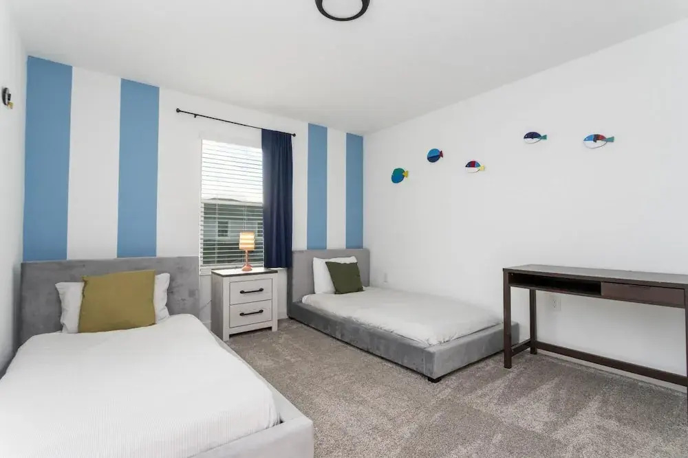 Adorable new Townhouse Near Disney
