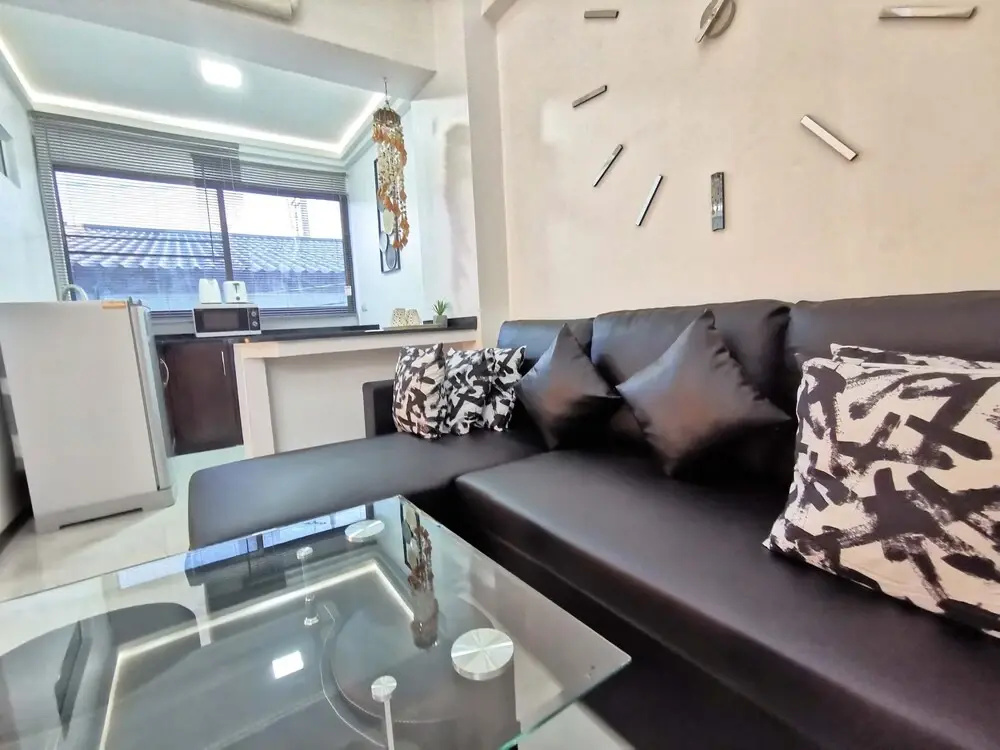 Hagone Condotel - Pool, Near Pattaya City & Steps to Weekend Market