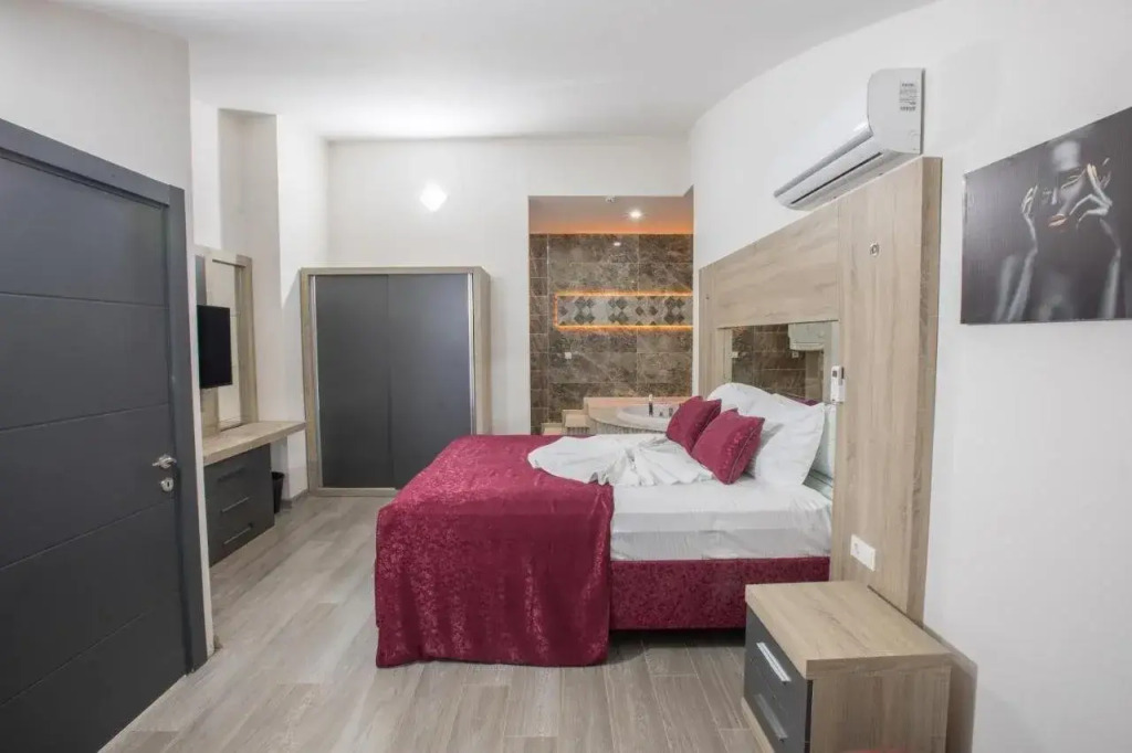 Elanis Suites