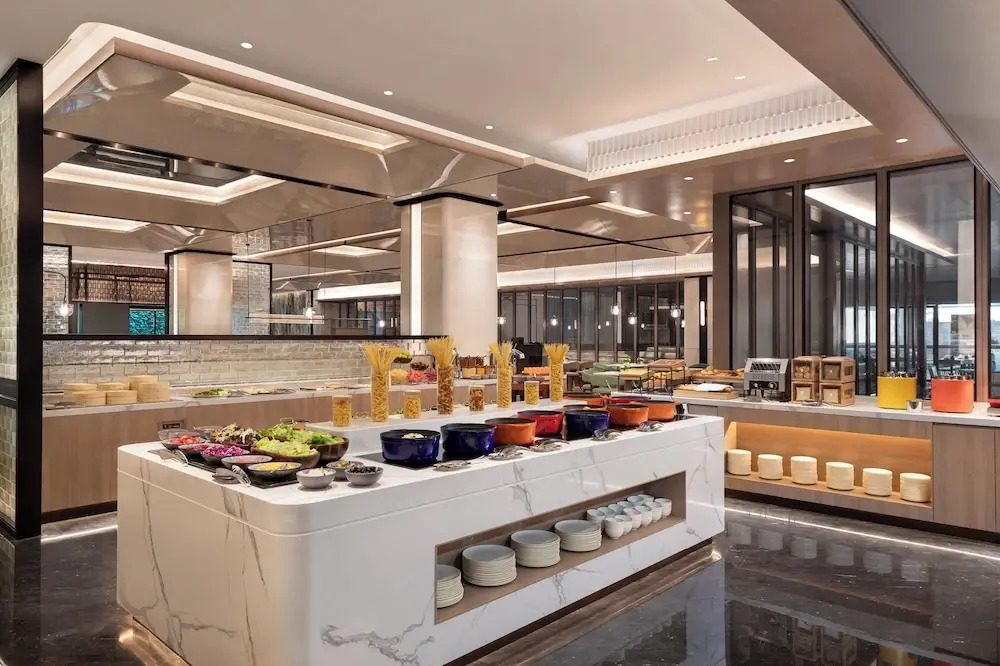 Holiday Inn & Suites Shanghai Changfeng by IHG