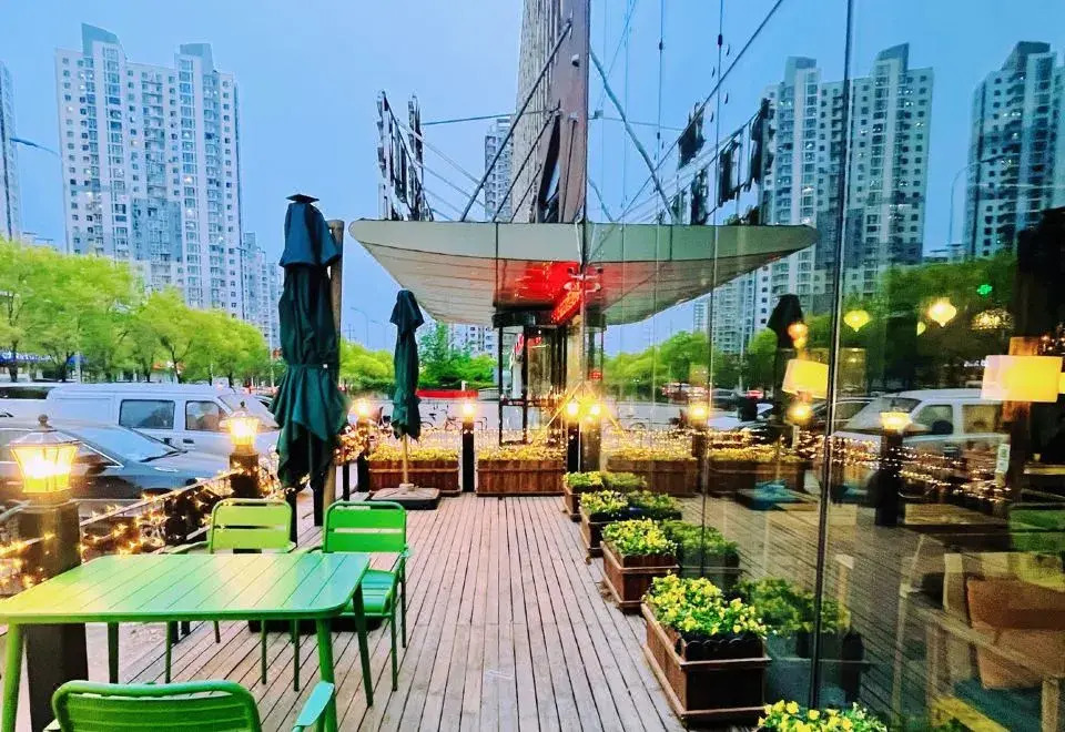 Tianjin Jinting Yuhua Hotel
