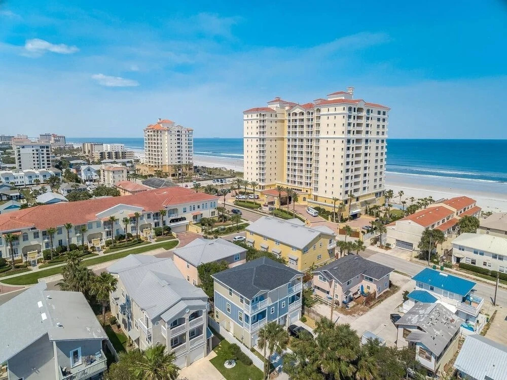 Oceanside Paradise - Ultra-modern Beach Townhouse