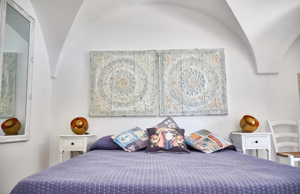 Equorum Prospectus 2 - OSTUNI CENTRO - Guest House