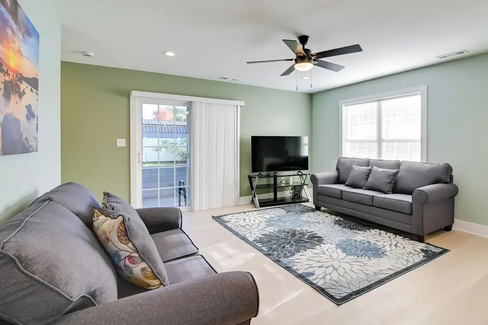 1 Mi to Pier: Screened Patio at Murrells Inlet Apt