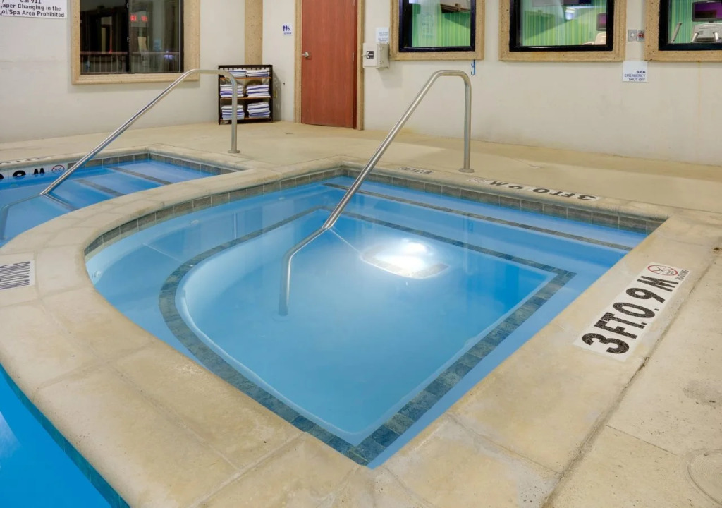 Holiday Inn Express Hotel & Suites Burleson/Ft. Worth by IHG