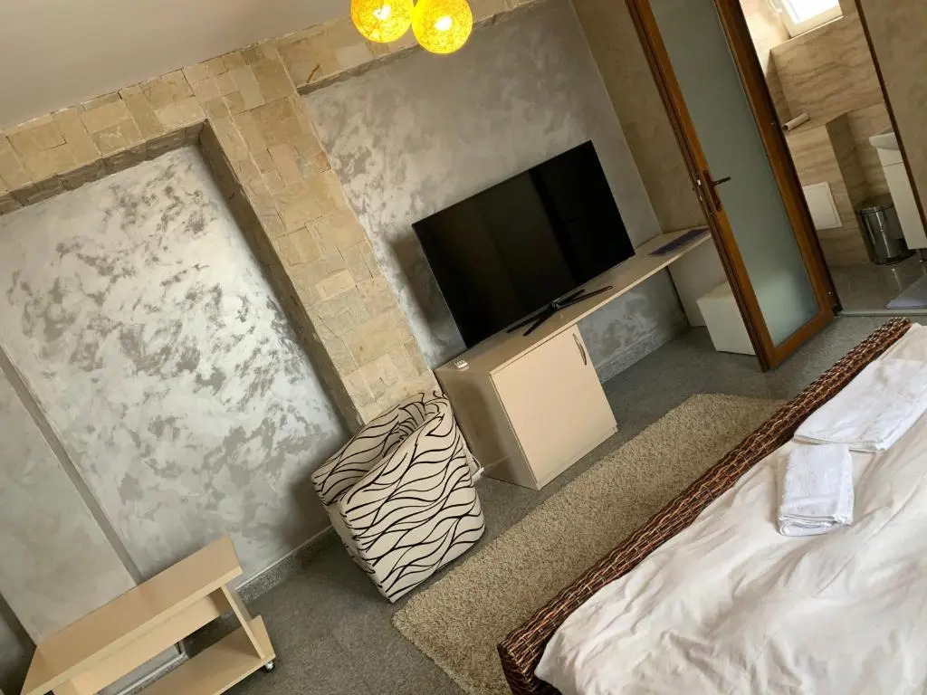 Central Residence - Studio & 3BR Apartment Near Beach