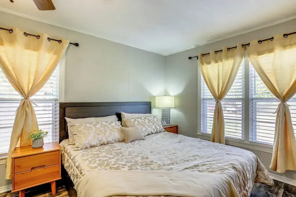 Hike, Fish & Golf: Home w/ Patio in Greenville