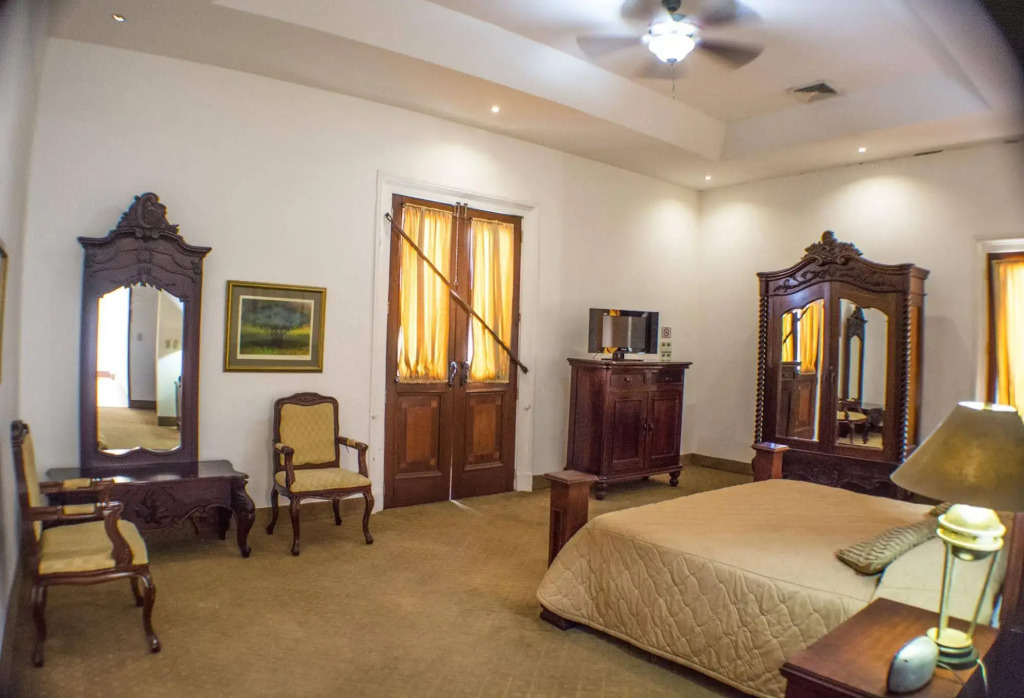 Hotel la Perla Leon