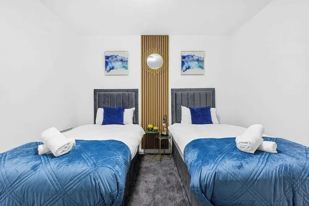 Bullring Lux Suite- Netflix-free Parking-sleeps 6