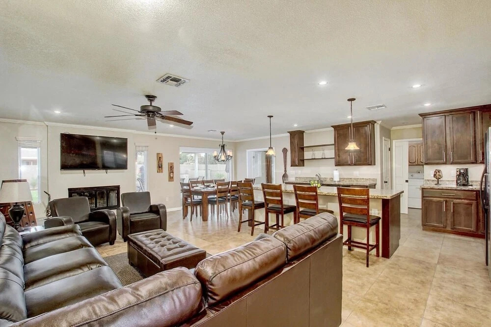 SLS Verde - Luxury Estate with FREE Heated Pool, Spa, Pool Table & Muc