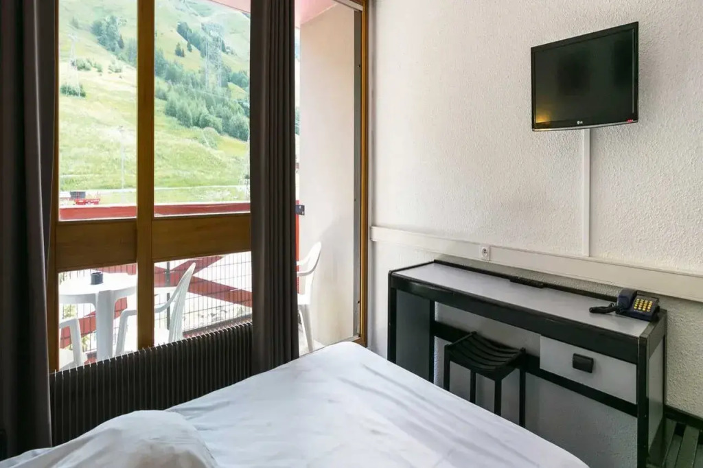 Hôtel Les 2 Alpes LOrée Des Pistes