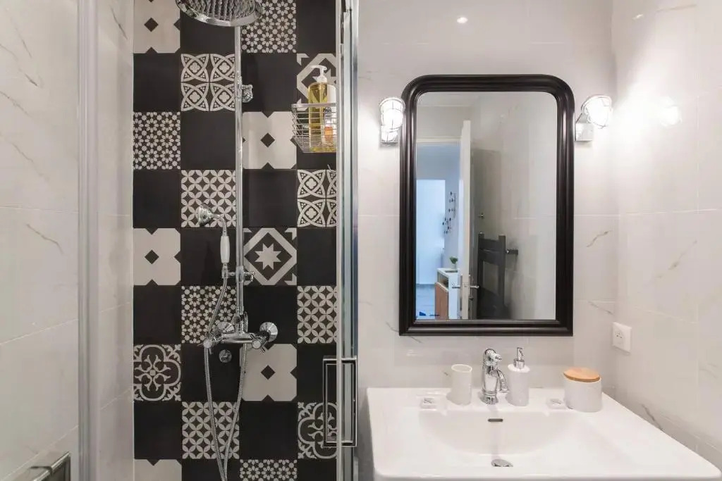 Martinez Area: Brand New & Design 1 Bed !