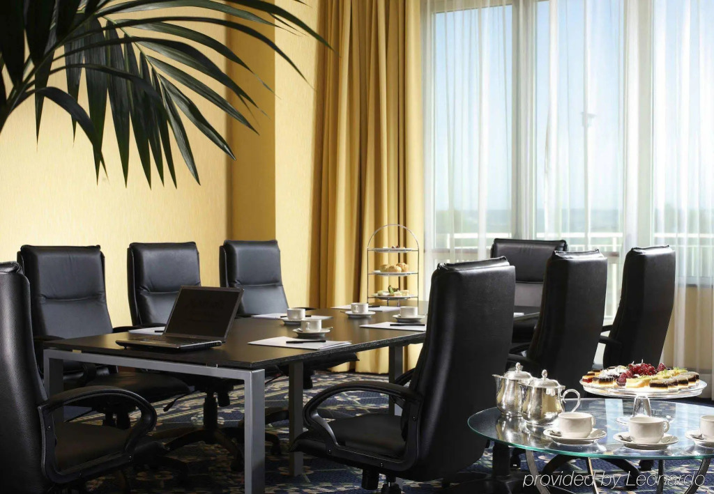 Отель Rome Marriott Park