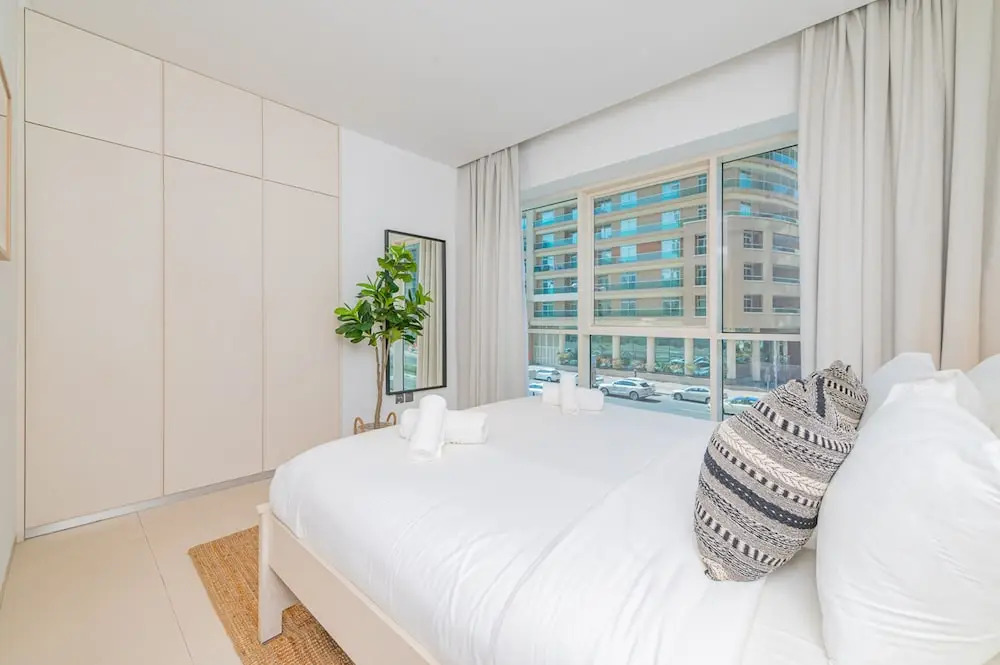 Amazing Stay in Marina With Balcony & View