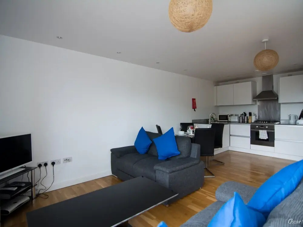 City Centre Hermitage 1 Bedroom Serviced Apartment + Parking