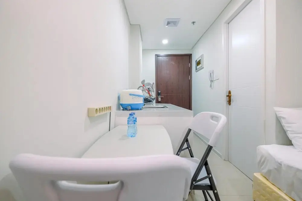 Fancy and Nice Studio at Daan Mogot City Apartment By Travelio
