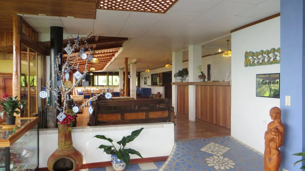 Guayabo Lodge