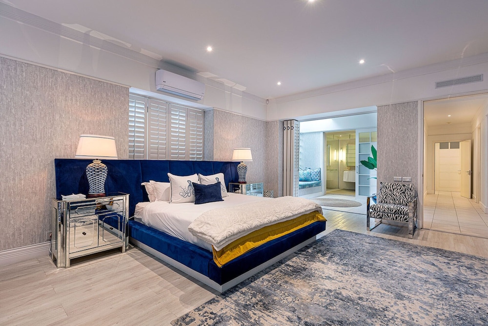 Clifton YOLO Spaces - Clifton White House Villa
