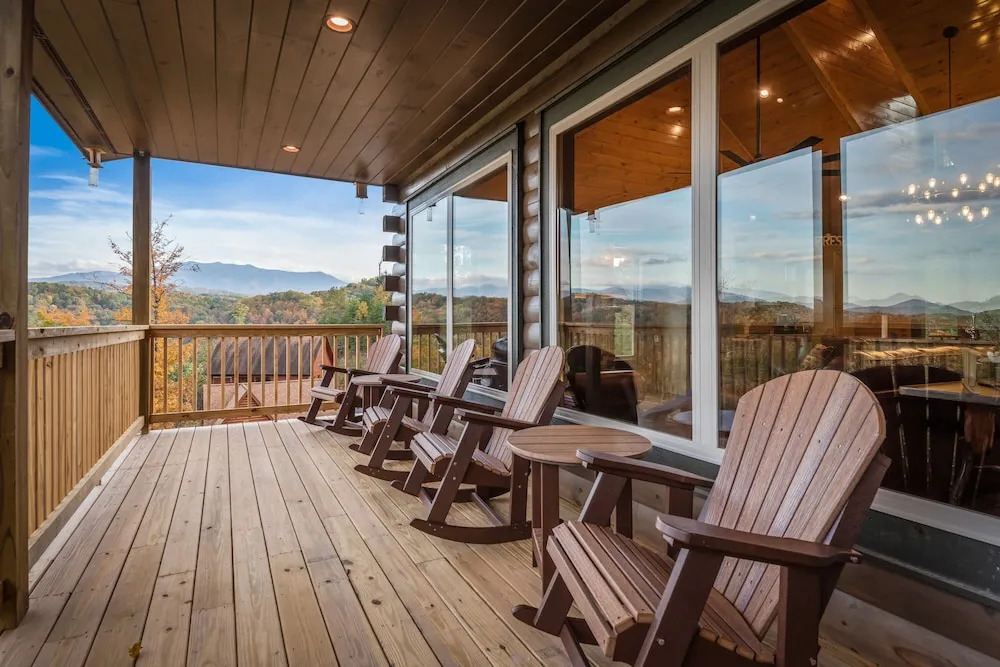 Luxe Mountain-view W/ Hot Tub 2 Bedroom Cabin