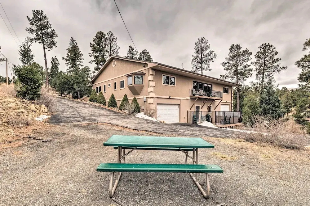 Casa Ruidoso Cabin: Hot Tub, Views & Pool Table!