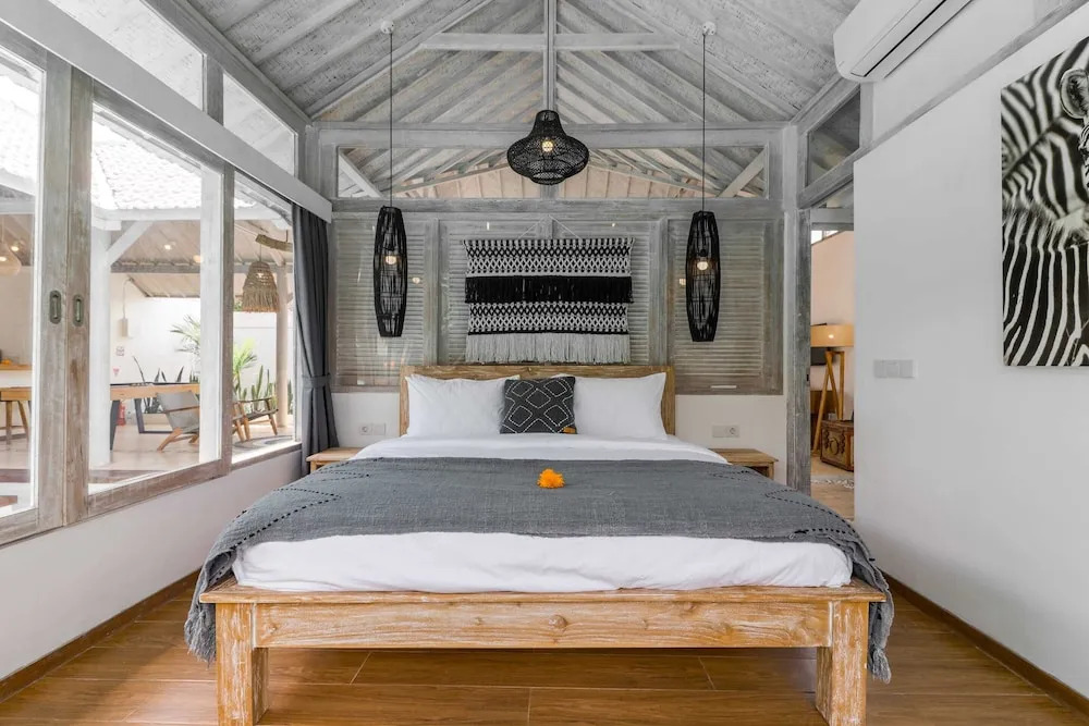Villa Cemacase - Stylish 2BR Villa with Spacious Private Pool & Pool Table in Seseh