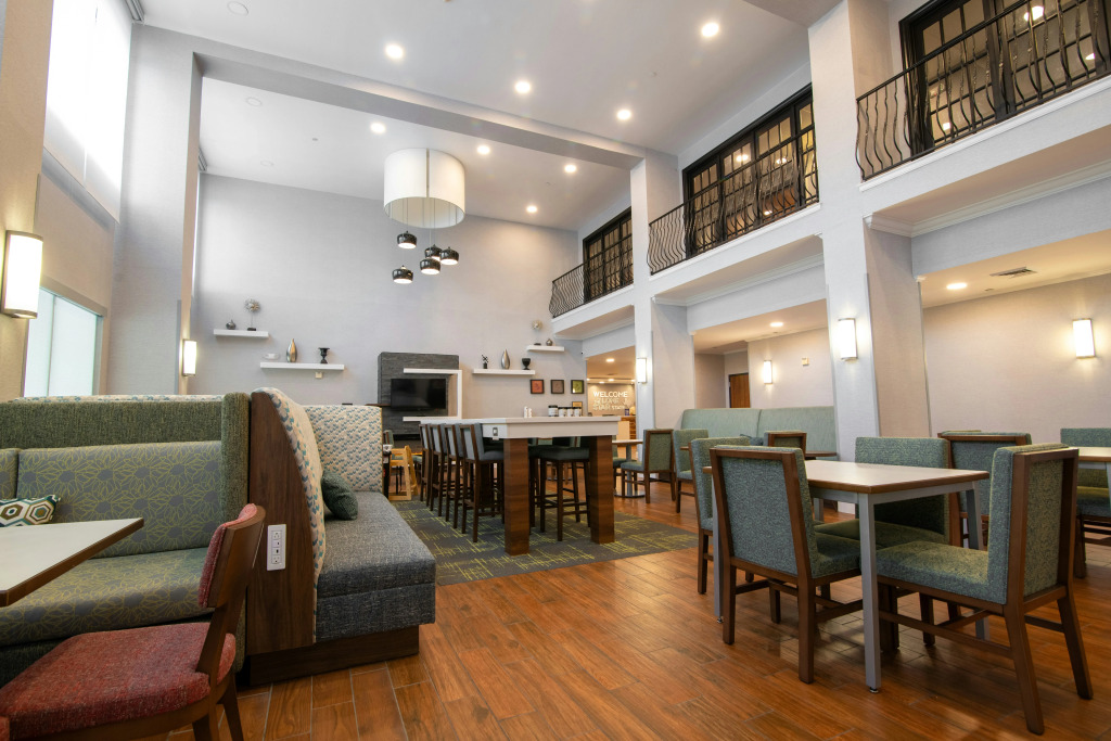 Hampton Inn & Suites College Station