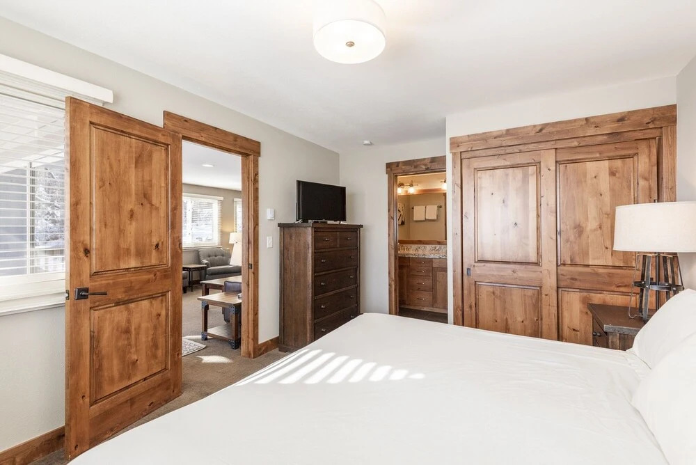 Snow Flower 110 2 Bedroom Condo by RedAwning
