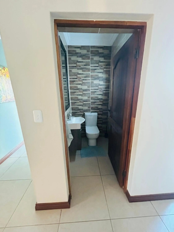 Bluewave Villa at 944 Kota