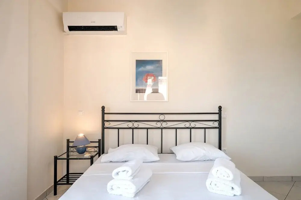 Villa in Pera Melana near Kissakas Beach