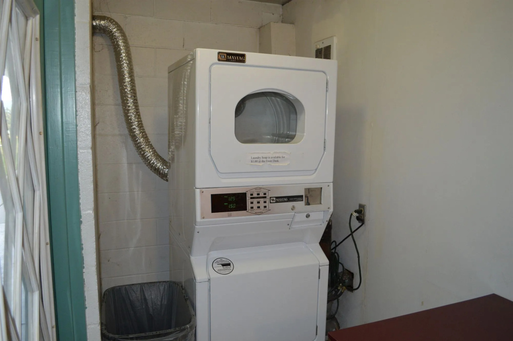 Econo Lodge & Suites Spokane