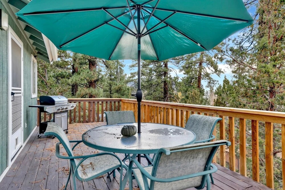 2242 - Happy Hour Inn 3 Bedroom Home by Redawning