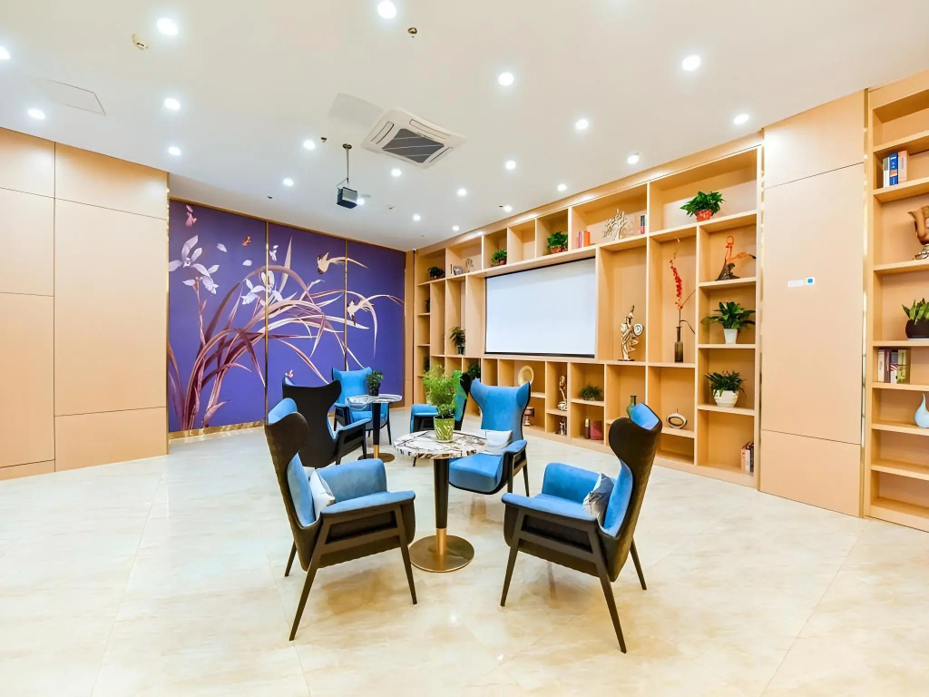 VX Wuxi Jiangyin High-tech Zone Panlongshan Park Hotel