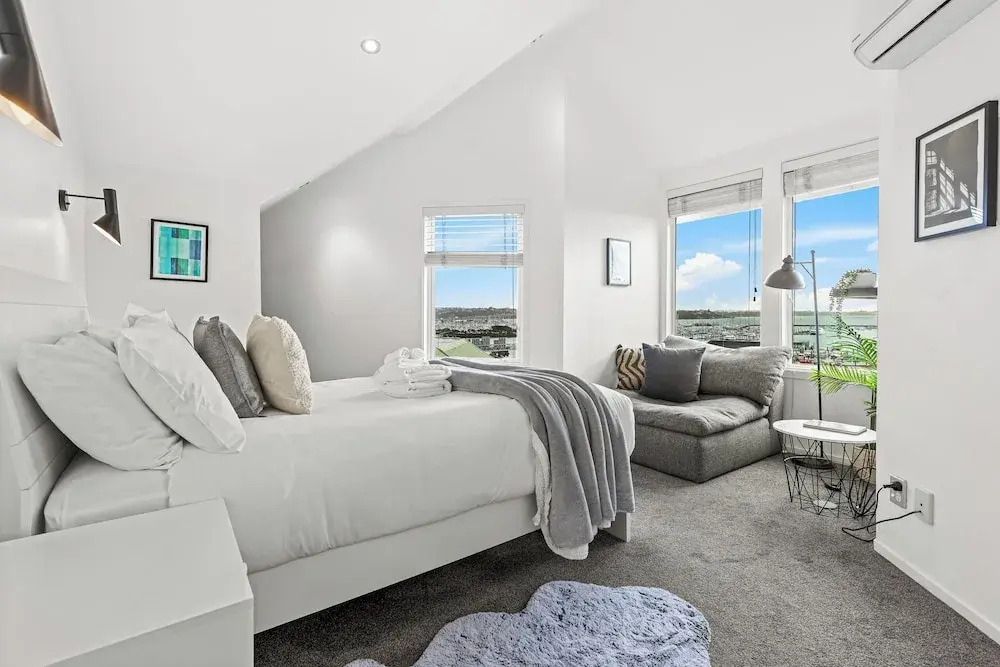 Charming 2BR Home Near City & Bay by Zodiak Stays