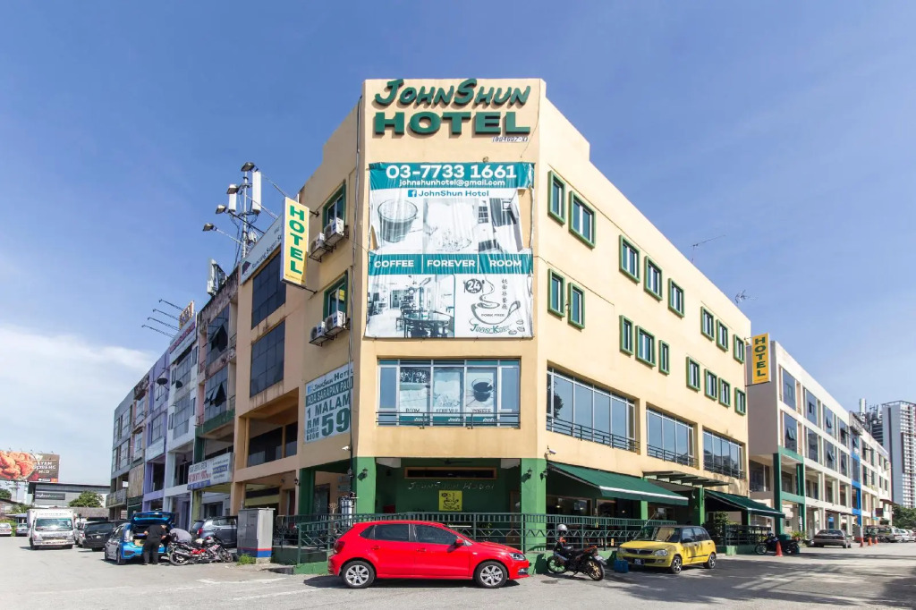 OYO 324 Johnshun Hotel