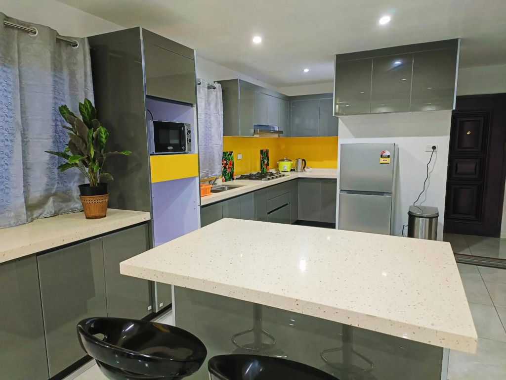 Pacific Apartment