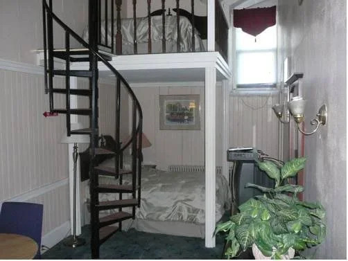 463 Beacon Street Guest House