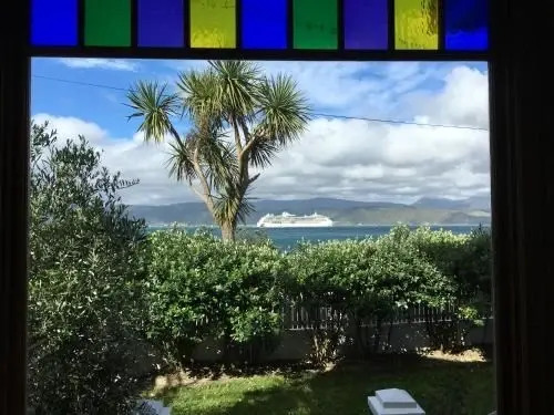 Karaka Bays