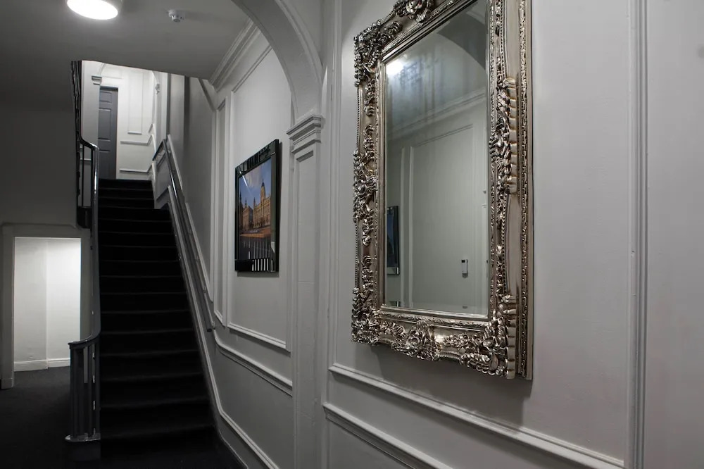 57 Rodney Street Hotel