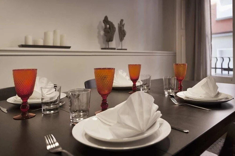 Welcoming 2 Bed With Balcony in Gracia