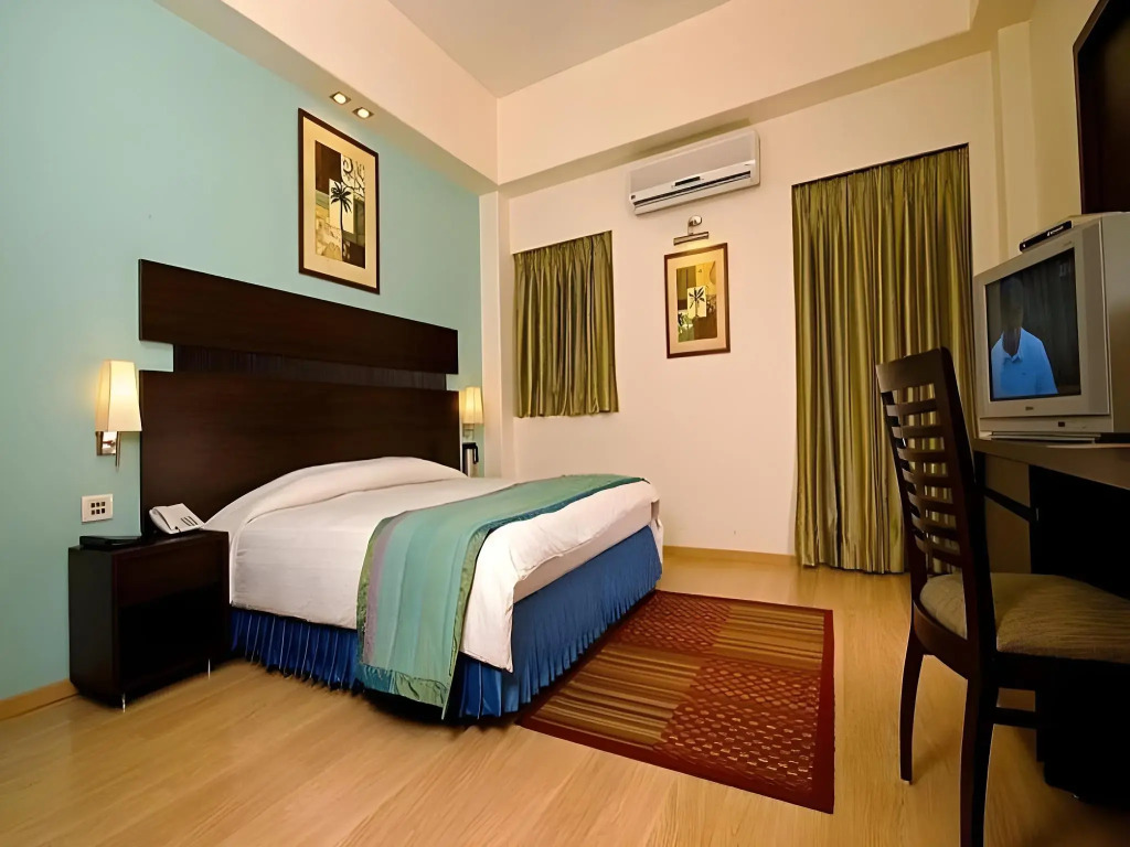 Chateau Windsor Hotel - Marine Drive