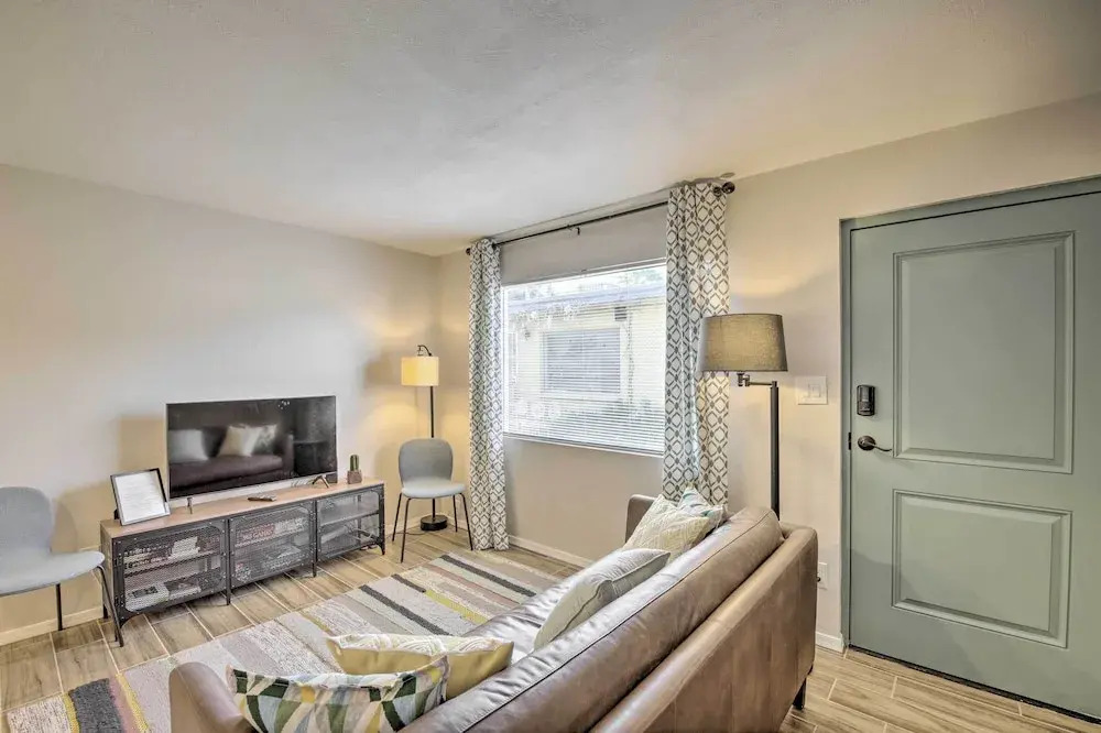 Walk to Old Town Scottsdale: Apartment w/ Patio!