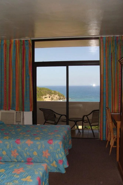 Hotel VistaMar Ocean Club