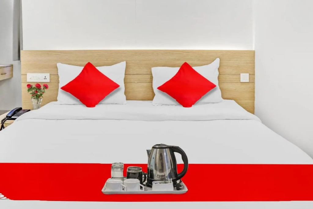 OYO Flagship 87781 Hotel Bluemoon